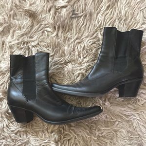 Franco Sarto western ankle boot 🖤✨